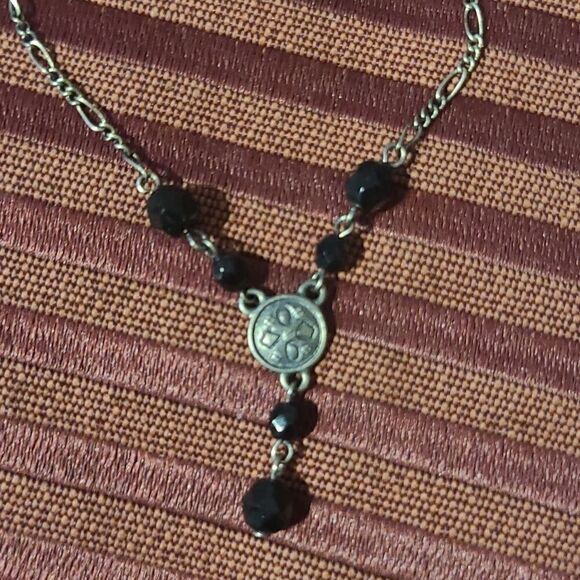 4 Black And Silver Toned Necklaces And 1 Bracelet - Picture 7 of 10